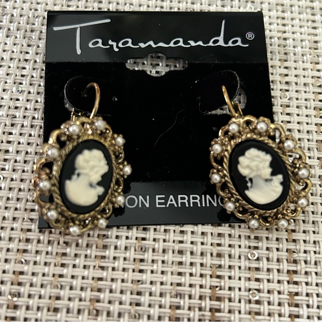 Vintage Cameo Earrings
